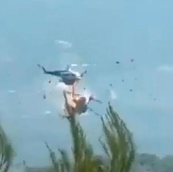 Video del aparatoso choque entre helicópteros que combatían incendios en Grecia