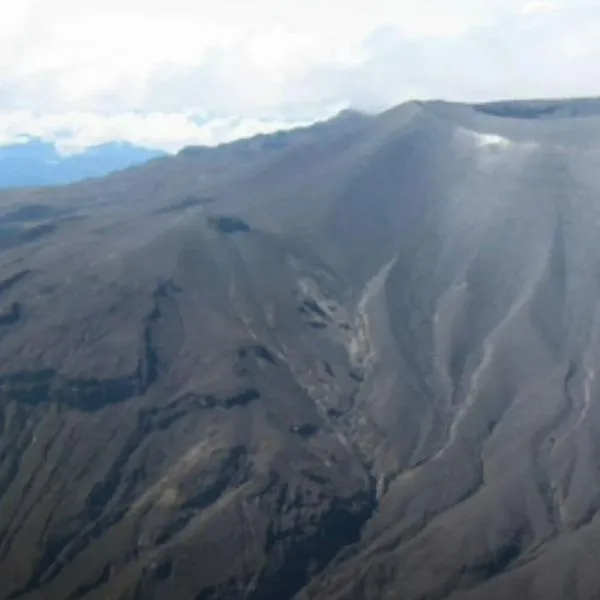 Volcán Puracé permanece en alerta naranja por niveles máximos de actividad