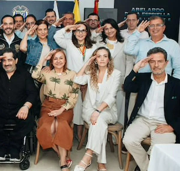 Estos son los 18 nombres con los que De la Espriella arranca su gabinete ministerial