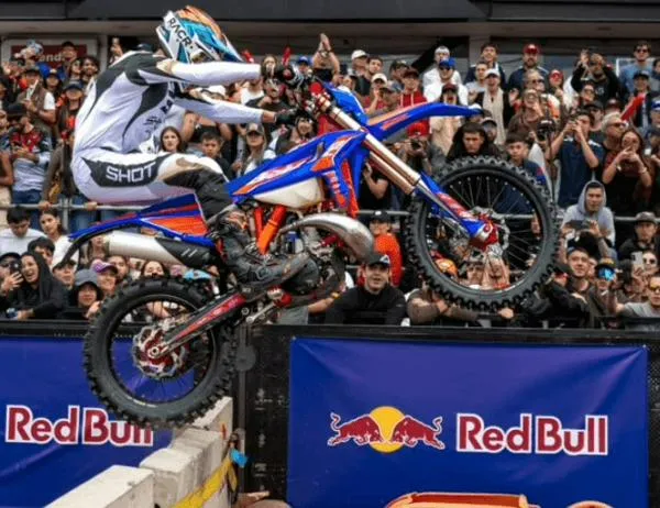 Más de 3000 personas vibraron con Red Bull Moto Urbano del Festival de Verano 2026 