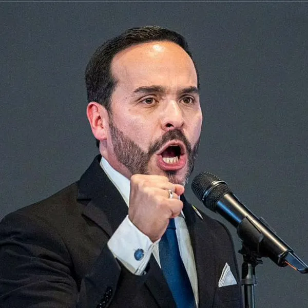 Abelardo de la Espriella logra personería jurídica para Defensores de la Patria