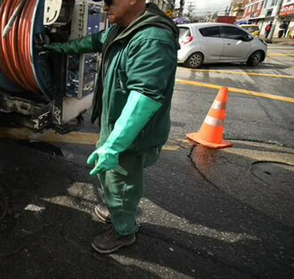 Reparación de una tubería dejará sin agua a más de 100 barrios de Bogotá este 4 de agosto
