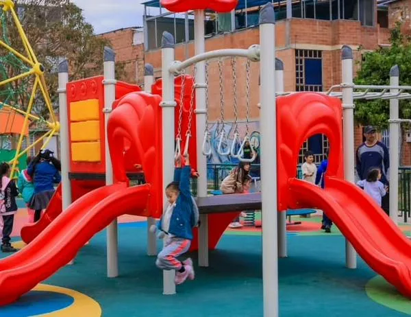 Alcalde Carlos Fernando Galán entrega el Parque La Esperanza en Bosa 