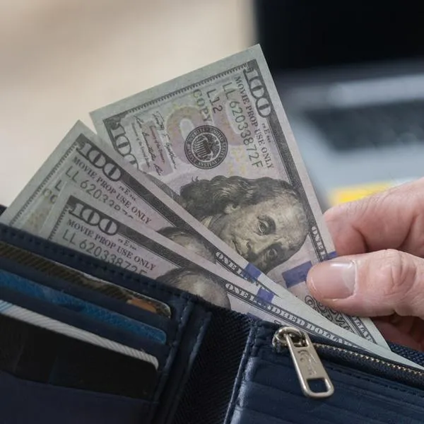 Dólar hoy en Colombia sorprendió en el cierre cayendo de los $ 3.200, otra vez