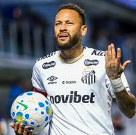 Neymar seguirá jugando fútbol, según su padre, y no se retirará: qué dijo