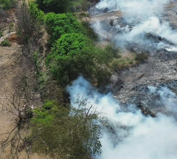 Controlan incendio en El Tarullal de Valledupar, pero persiste el humo y se investiga si fue provocado