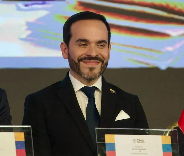 Presentadores posesión de Abelardo de la Espriella: Carolina Gómez y Miller Soto