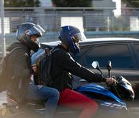 Cascos de motos de aplicaciones en Bogotá tienen bacterias: de qué tipo son