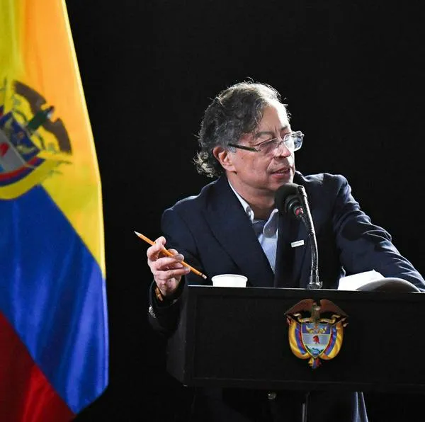 Un video exclusivo revela la declaración del abogado Alejandro Carranza ante la Corte Suprema sobre la fallida suspensión del presidente Gustavo Petro. 
