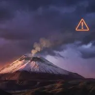 Volcán Puracé: alerta naranja reportan fuertes explosiones y caída de ceniza