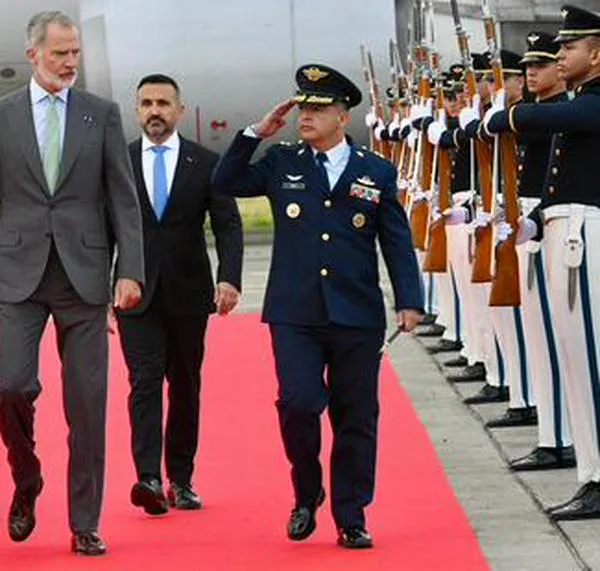 Presidentes de Ecuador, Panamá y el rey de España son los últimos en llegar a posesión