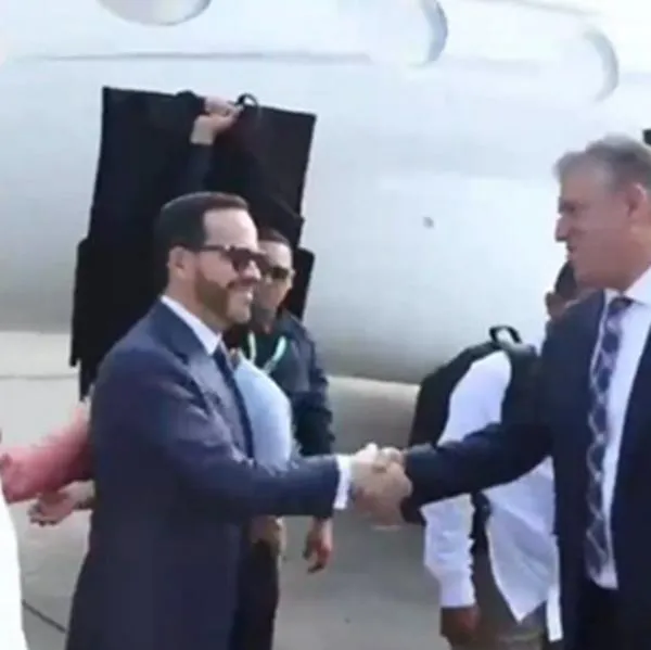 Imagene del agente del Servicio Secreto de EE. UU. que acompañó a Abelardo de la Espriella y a Gustavo Petro 