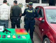 Con uniformes de la empresa, delincuentes robaban tiendas Oxxo en Fontibón