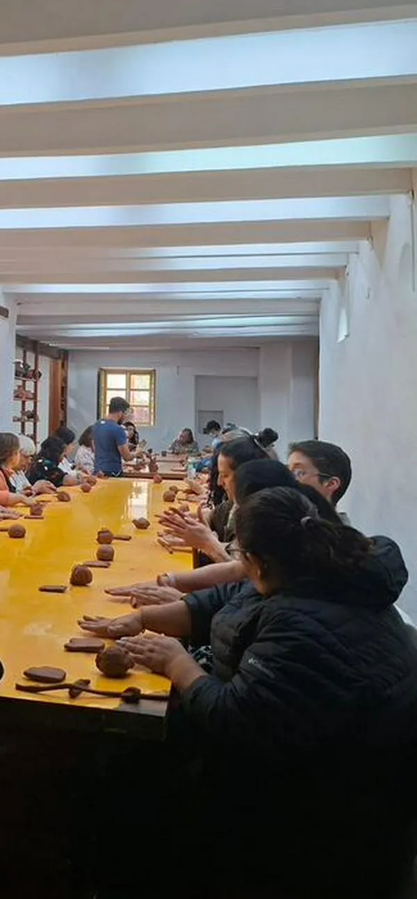 La arcilla como refugio: el espacio de bienestar en La Candelaria para mujeres cuidadoras