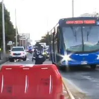 Cierre en la carrera Novena en Bogotá por daño de una tubería de agua