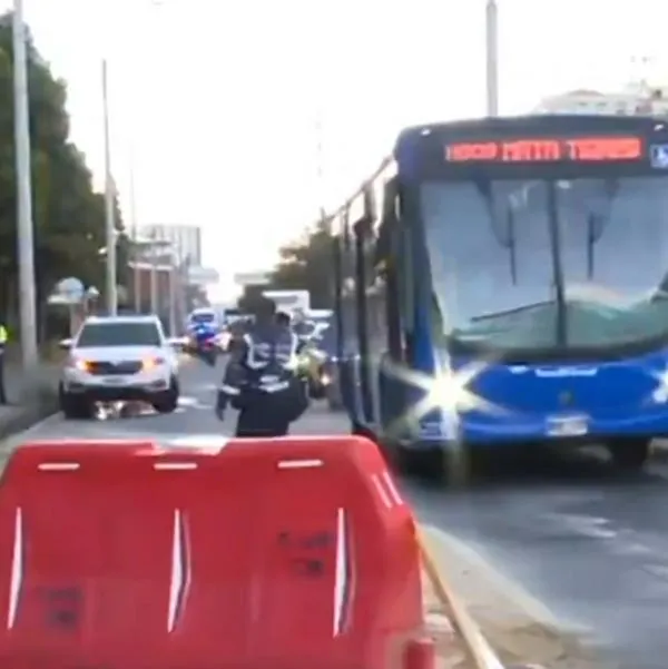 Cierre en la carrera Novena en Bogotá por daño de una tubería de agua