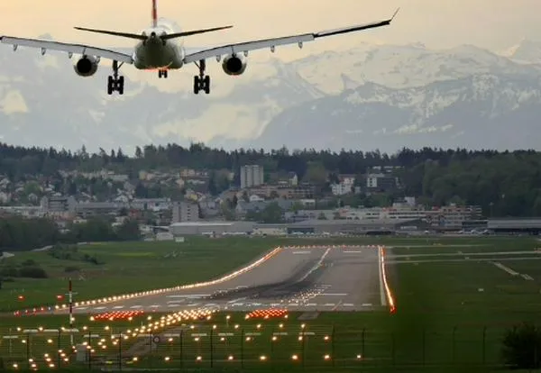 Aeropuertos de Colombia retoman operaciones de manera gradual tras el sismo del 10 de agosto