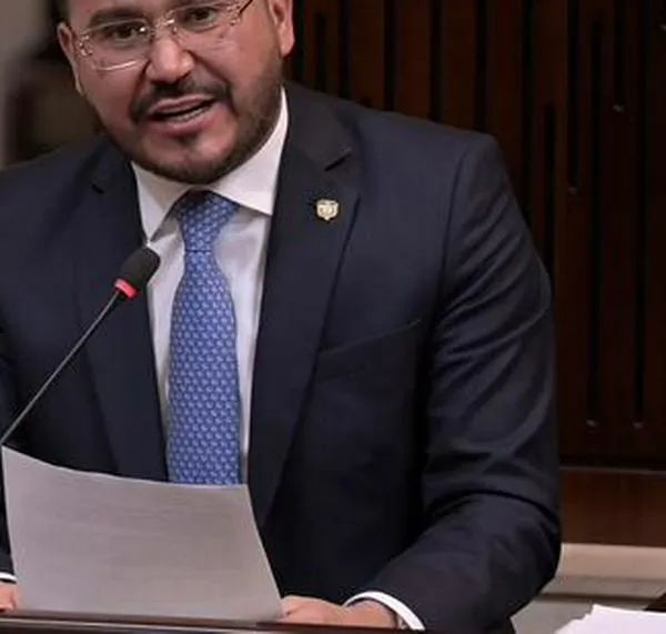 Laverde gana terreno en la disputa por la Contraloría: seis partidos anunciaron su respaldo