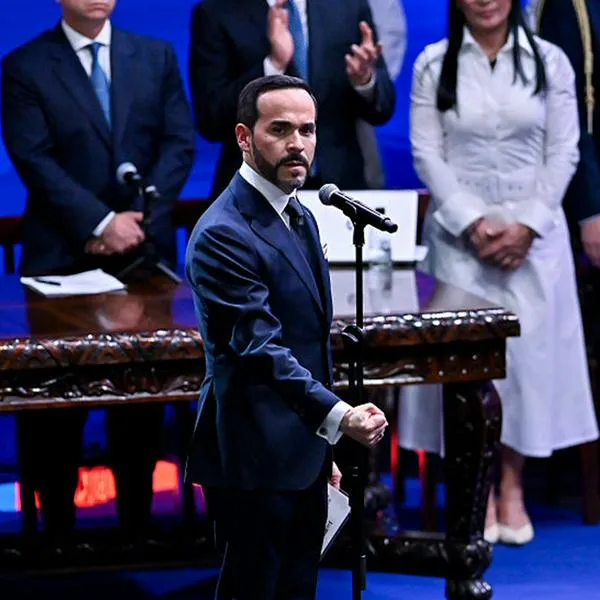 Cuentas que preocupan a De la Espriella: deuda de $ 900 billones y más