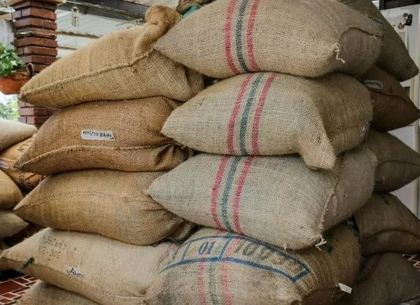 Más de 1.000 contenedores de café están represados tras el sismo