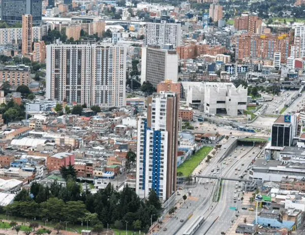 Equipos técnicos del IDIGER continúan inspecciones de edificaciones en Bogotá tras el sismo 
