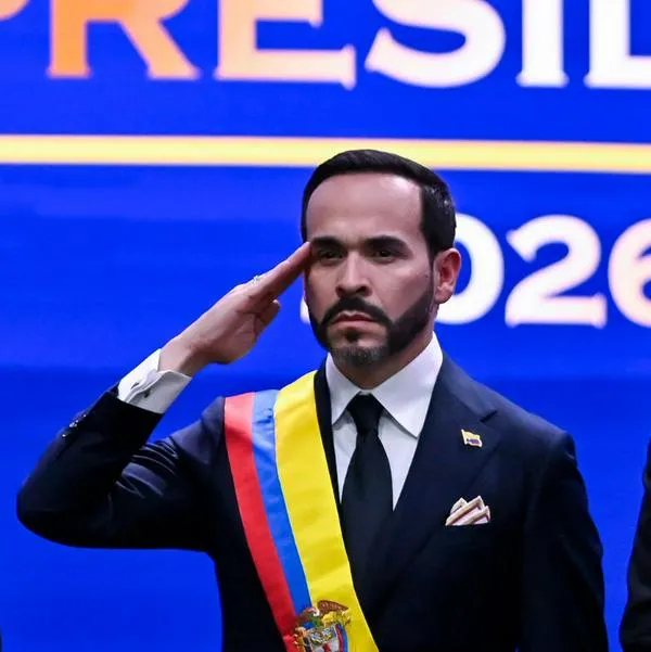 Conozca los detalles del ranking de CB Global Data sobre la alta aceptación de Abelardo de la Espriella al iniciar su presidencia y el balance final. 