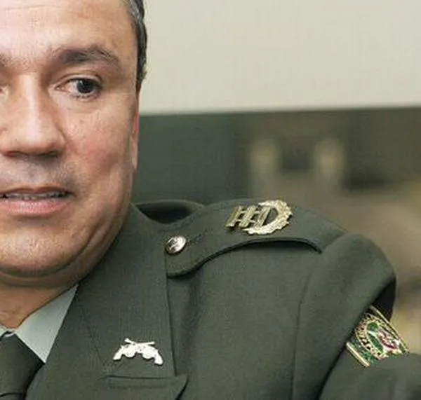 Mauricio Santoyo, exjefe de seguridad de Uribe, seguirá preso por orden de la Corte Suprema