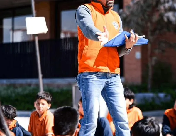 ¿Conoces la ruta de evacuación de tu colegio en Bogotá en caso de una emergencia? Saber cómo actuar puede marcar la diferencia 