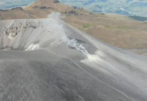 Alerta naranja en el volcán Puracé: monitorean riesgo de erupción tras pico de actividad sísmica