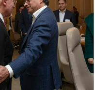 Uribe también defendió votación del Centro Democrático para dejar salir a Petro del país