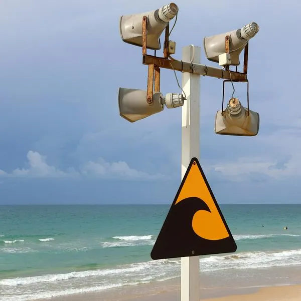 Qué hacer en una alerta de tsunami: qué pasa cuando el mar se aleja