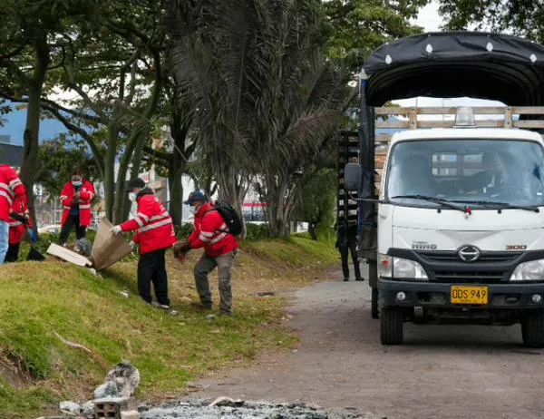 Siete cambuches fueron desmontados y 1,5 toneladas de residuos retiradas en un punto crítico de Bogotá 