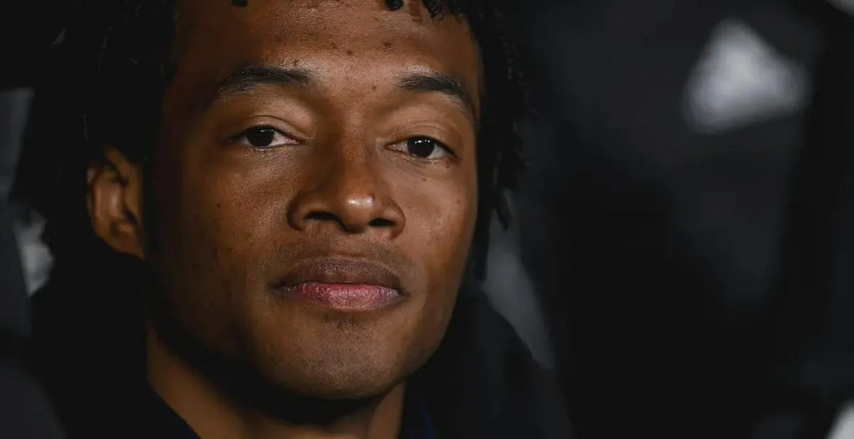 Juan Guillermo Cuadrado puso su 'granito' de arena tras el terremoto, junto a Lucumí y Cuesta