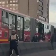 Movilidad Bogotá hoy: trancón en la NQS; pasajeros de TransMilenio caminan