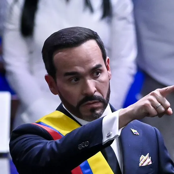 Cae ficha del Gobierno de De la Espriella: cercano a administración Petro
