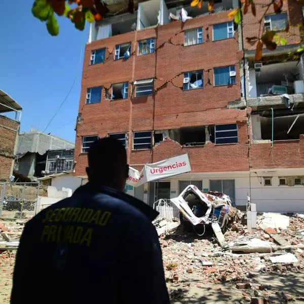 Conozca el impactante relato de Carlos Esteban Rebolledo, quien sobrevivió 35 horas bajo una estructura colapsada en Cali tras el terremoto de 7,4.