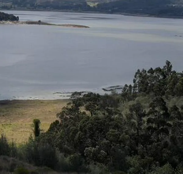 Se cumplen 48 horas sin rastro de mujer desaparecida en el embalse de Tominé