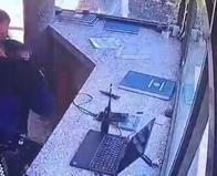 Hombre atacó con cuchillo a policía en CAI Galán y murió tras la reacción del oficial