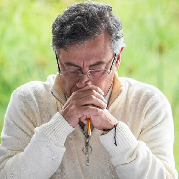 Caída engagement Petro X 2026: análisis views y respuestas al dejar Presidencia