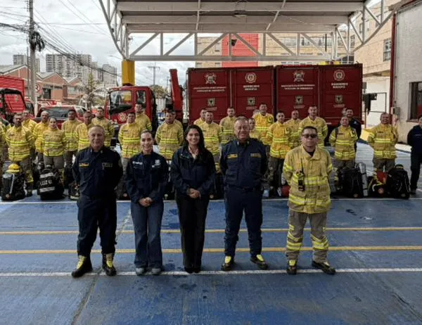 Bomberos Bogotá vuelve a enviar equipo especializado para apoyar la extinción de incendios forestales en Tolima 