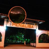 Conozca los testimonios de los habitantes en Ricaurte que observan los devastadores incendios forestales en el Tolima y el impacto ambiental.