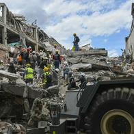 Descubra por qué los hogares de estratos 4, 5 y 6 que perdieron sus viviendas en el terremoto enfrentan un limbo sin subsidios estatales.