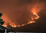 Grave incendio amenaza con alcanzar tanques de gas en el Tolima