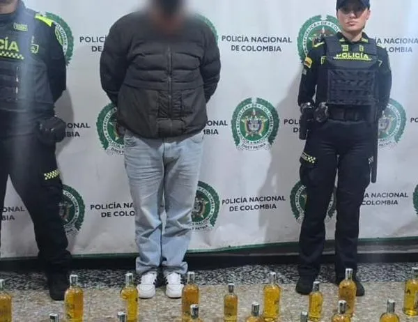 Capturado con 48 botellas de licor adulterado que pretendían llegar al mercado en Bogotá 