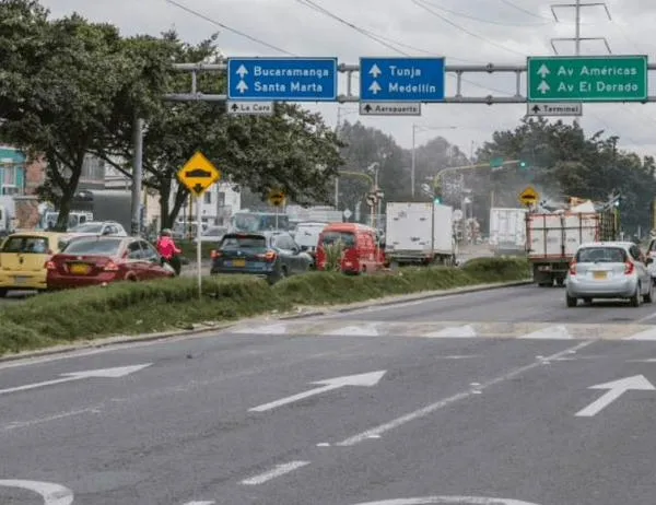 ¿Cómo opera el pico y placa en Bogotá este lunes 24 de agosto de 2026? Conoce los detalles 