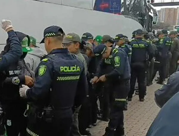 Tras riña en El Campín: encuentran armas blancas a hinchas antes de otro partido