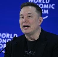 Elon Musk predice el fin de los celulares tradicionales antes de 2030: detalles