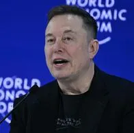 Elon Musk predice el fin de los celulares tradicionales antes de 2030: detalles