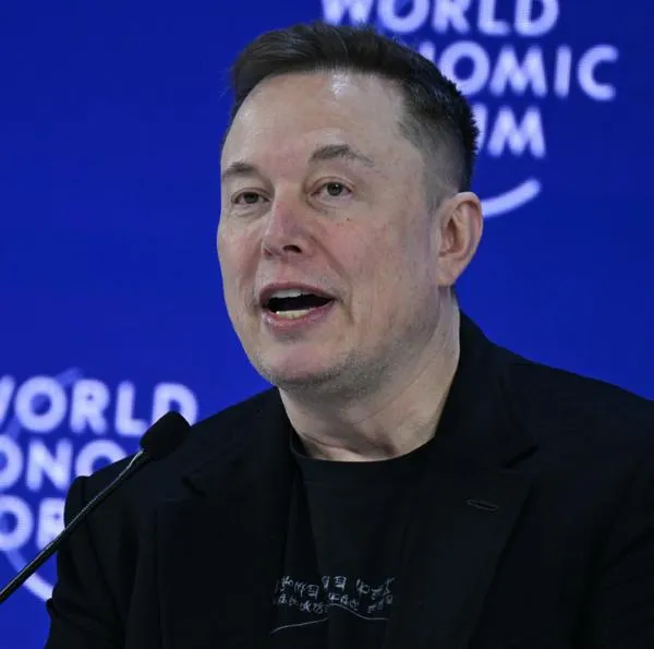Elon Musk predice el fin de los celulares tradicionales antes de 2030: detalles