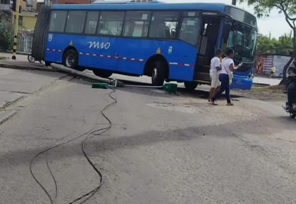 Bus del MÍO se 'partió por la mitad': Metro Cali esclarece qué sucedió